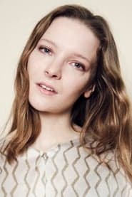 Profile picture of Morfydd Clark who plays Mina Murray
