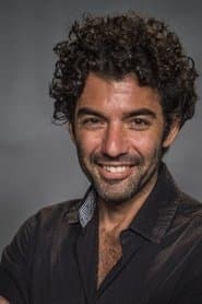 Profile picture of Gustavo Machado who plays Roberto