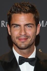 Profile picture of Maxi Iglesias who plays Víctor