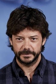 Profile picture of Álvaro Morte who plays El Profesor