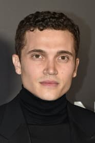 Profile picture of Karl Glusman who plays Sam Duffy