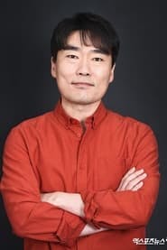 Profile picture of Yoo Sung Joo who plays Mr. Hwang
