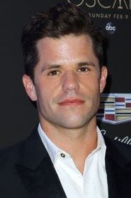 Profile picture of Charlie Carver who plays Huck