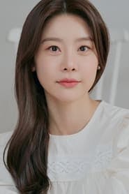 Profile picture of Park So-jin who plays Joo Wol