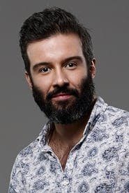 Profile picture of Gustavo Vaz who plays César