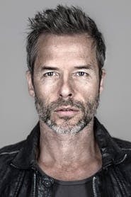 Profile picture of Guy Pearce who plays Halvorson