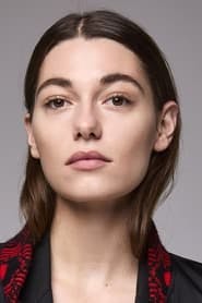 Profile picture of Mathilde Ollivier who plays Clémence