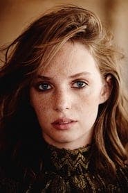 Profile picture of Maya Hawke who plays Robin Buckley